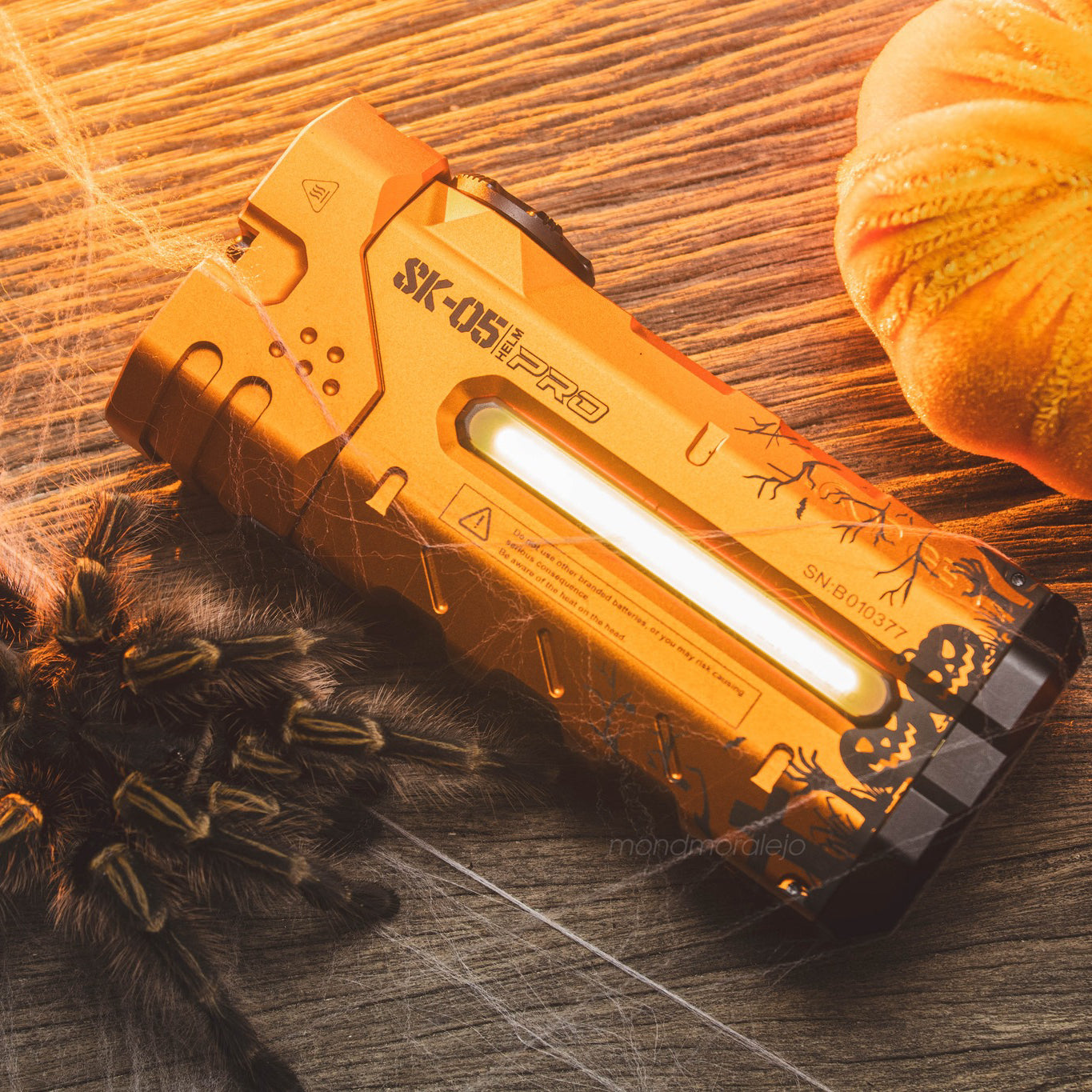 HALLOWEEN LOOP GEAR SK05 Pro Orange Flat LED Flashlight